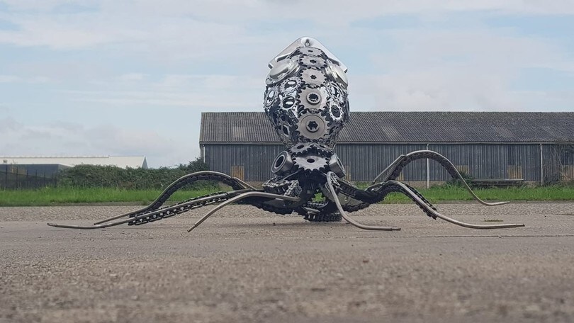 Jos Hammer, la moto che si trasforma in arte