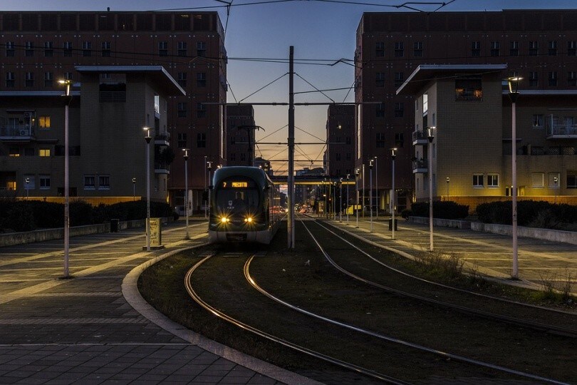 Milano, ragazza coreana travolta e uccisa dal tram