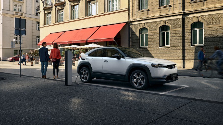 Mazda e-Talks MX-30: una serie di incontri per chiarire i dubbi VIDEO