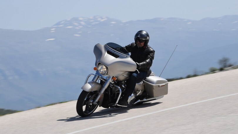 H-D Road Glide e Street Glide, le immagini
