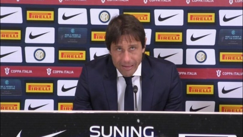 Conte si presenta senza voce: "Se non fossi venuto poi..."