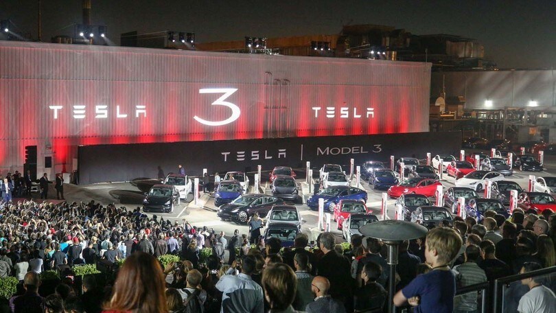 Tesla, aumento capitale di 2 miliardi di dollari