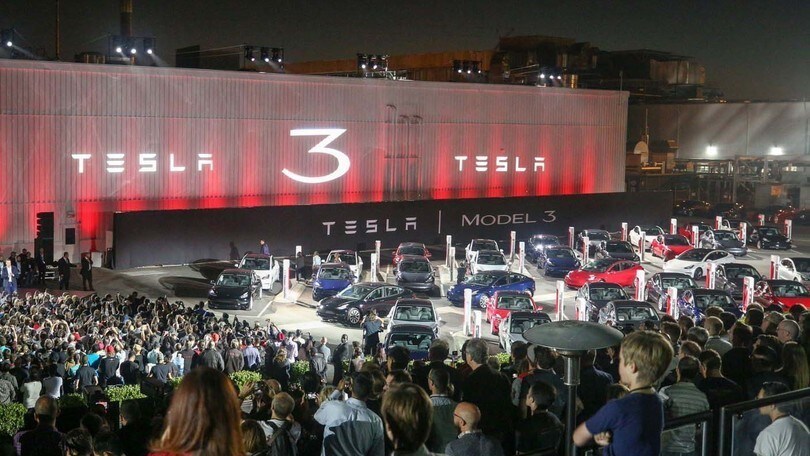 Tesla, aumento capitale di 2 miliardi di dollari