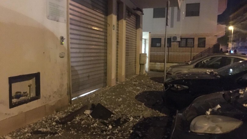 Attentato a Foggia: a fuoco l'auto di un sindacalista della Cisl