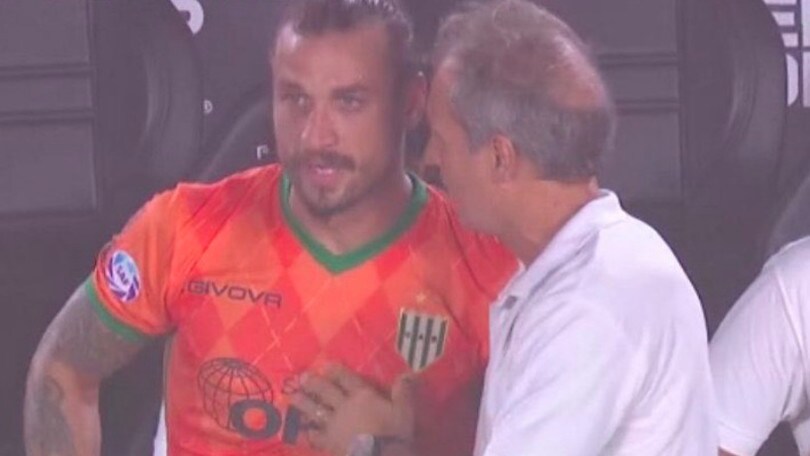 Osvaldo, il ritorno in campo dopo 4 anni: eurogol sfiorato contro il River