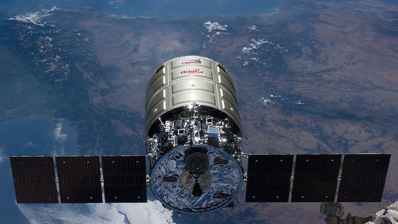 La navetta cargo Cygnus in viaggio verso la Stazione Spaziale