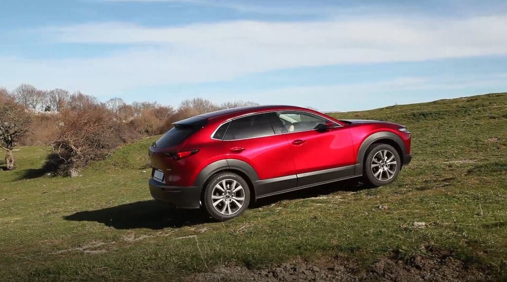 Video Mazda CX-30 AWD: in off-road a caccia di panorami