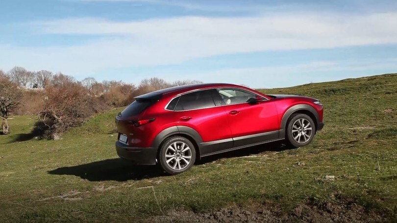 Video Mazda CX-30 AWD: in off-road a caccia di panorami