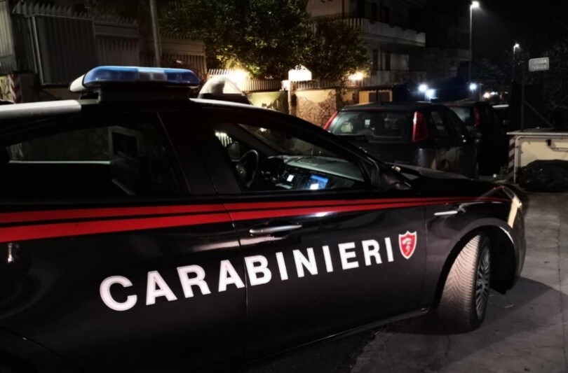 Catania, ordigno al distributore di tabacchi: unica vittima il ladro