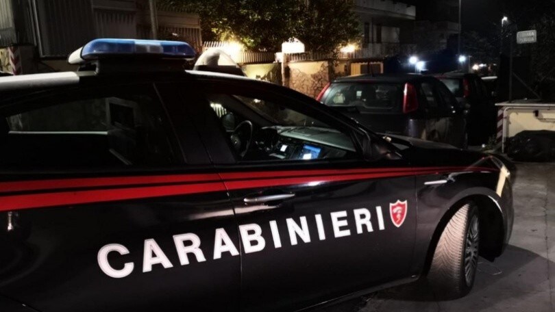 Catania, ordigno al distributore di tabacchi: unica vittima il ladro