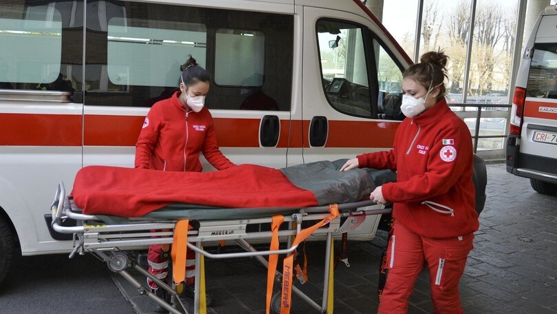 Coronavirus, Lombardia in emergenza: stop a calcio e volley