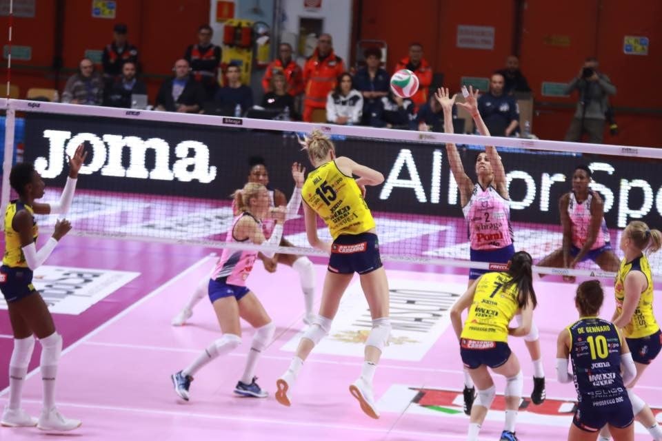 Le gare di pallavolo stoppate fino al 1 marzo