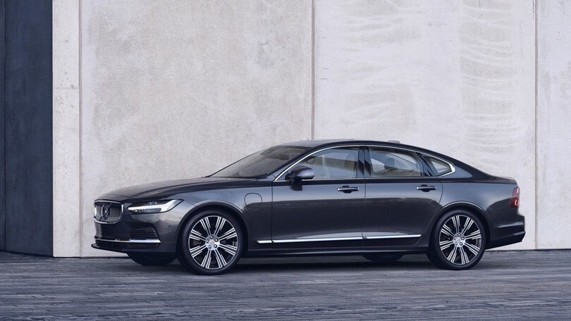 Volvo S90 e V90, motori mild-hybrid e altre novità del restyling