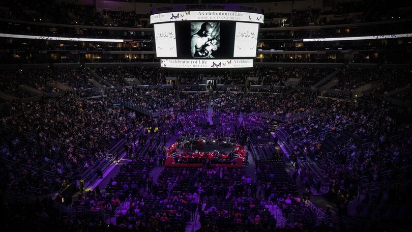 Kobe Bryant, Staples Center gremito per l'ultimo saluto alla leggenda dei Lakers
