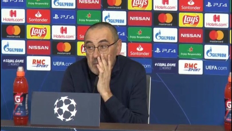 Sarri al giornalista: "Lo dici tu che la squadra non mi segue"