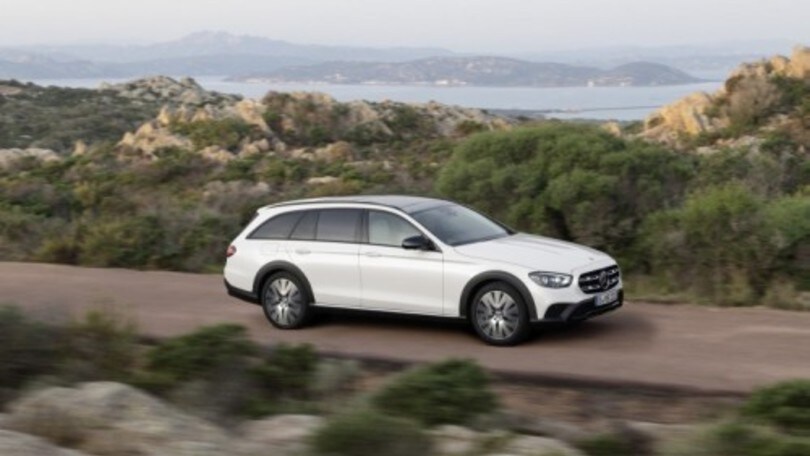 Nuova Mercedes Classe SW E: gli scatti