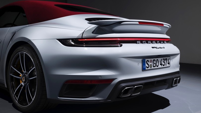 Nuova Porsche 911 Turbo S Cabrio: gli scatti