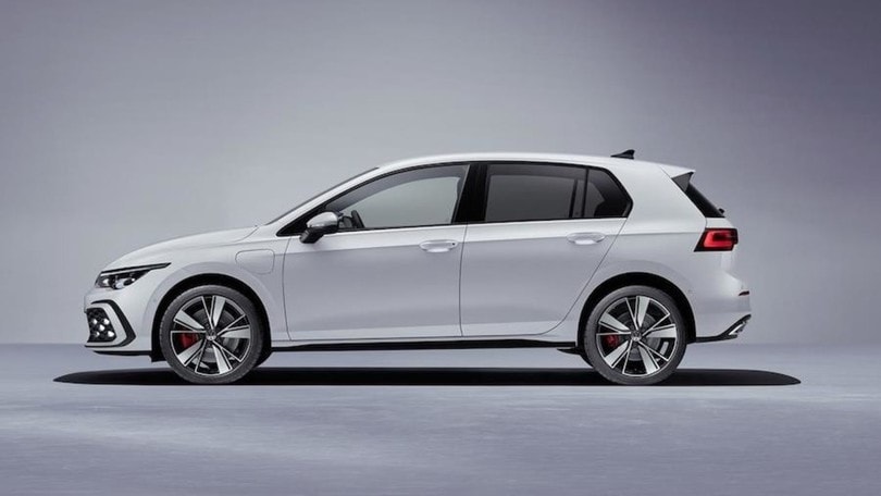 Volkswagen Golf, gli scatti di GTI, GTD e GTE