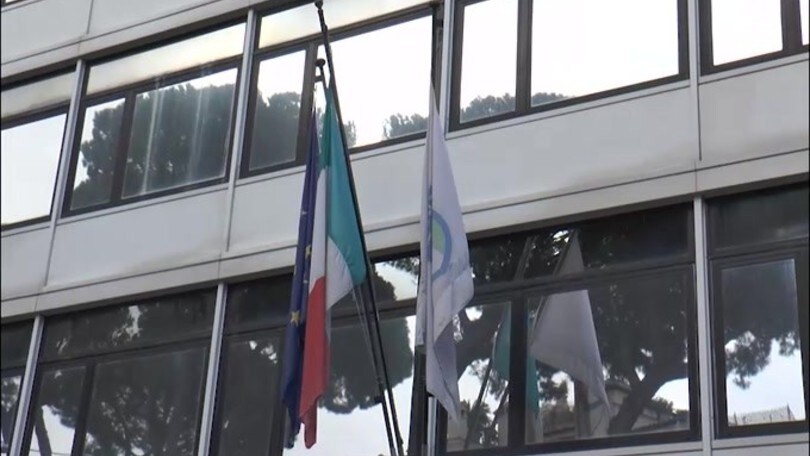 Calcio a porte chiuse fino al 3 aprile