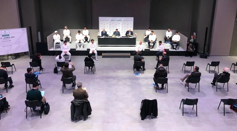 Coronavirus, la conferenza stampa della Davis è deserta