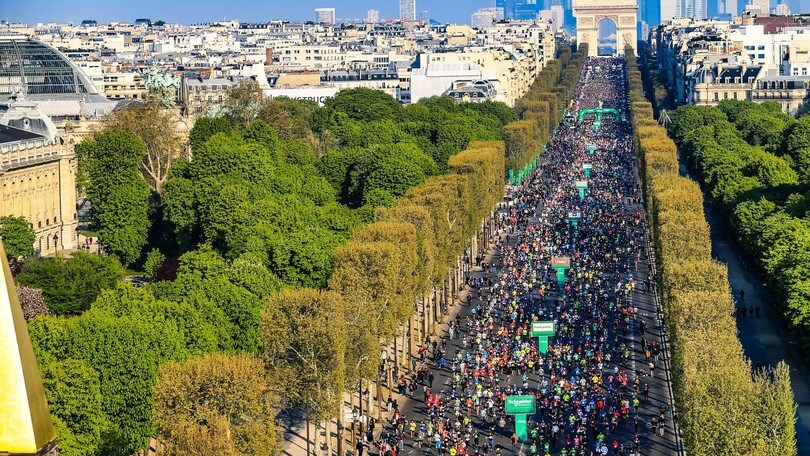 Niente maratona di Parigi, tutto rimandato a ottobre per 65mila iscritti. E' caos gare