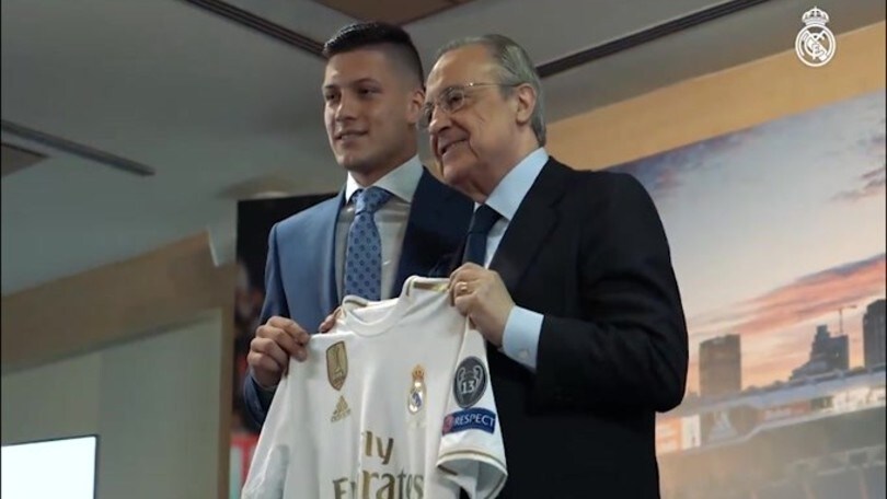 Il Napoli punta Jovic, ma tutto dipende da Milik