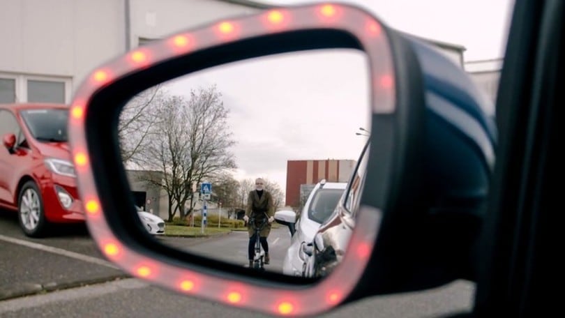 Ford Exit Warning: la tecnologia salva ciclisti