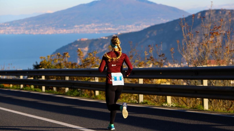 No ad allenamenti collettivi, sì alla corsa in solitaria. Rispetta le regole per il coronavirus