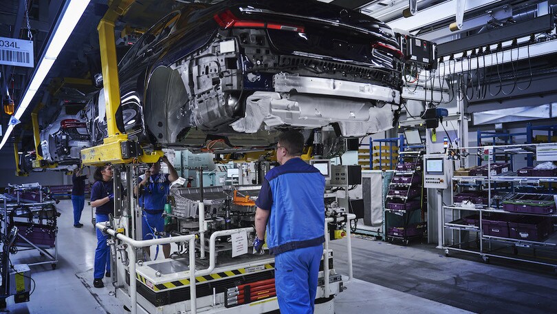 Coronavirus: l'industria dell'auto in Italia non si arrende