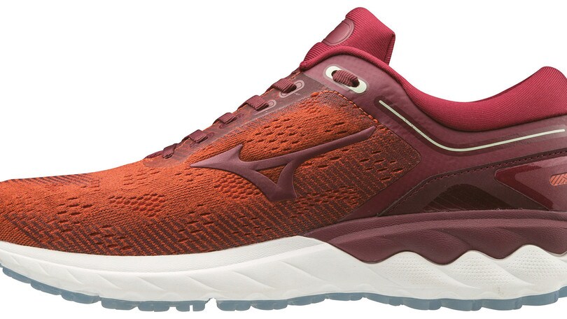 Mizuno Wake Skyrise, il nuovo modello per una corsa “fluttuante”