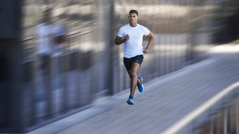 Skyrise, il nuovo modello di Mizuno per una corsa fluttuante