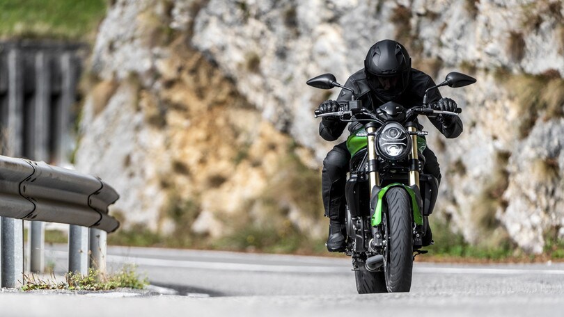 Benelli 752S: le foto