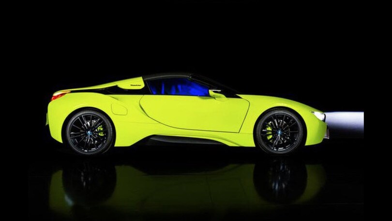 BMW i8 Roadster LimeLight Edition. Gli Scatti
