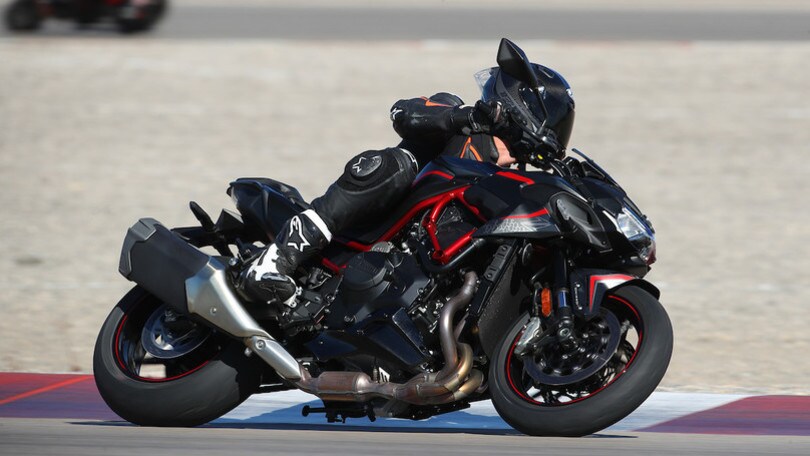 Kawasaki Z h2, il test in pista e su strada
