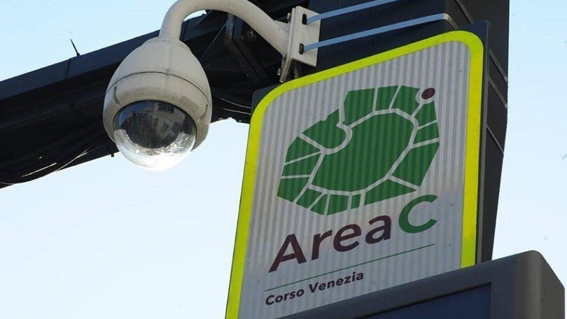 Coronavirus Milano: Area B e C sono aperte, ridotte le corse ATM