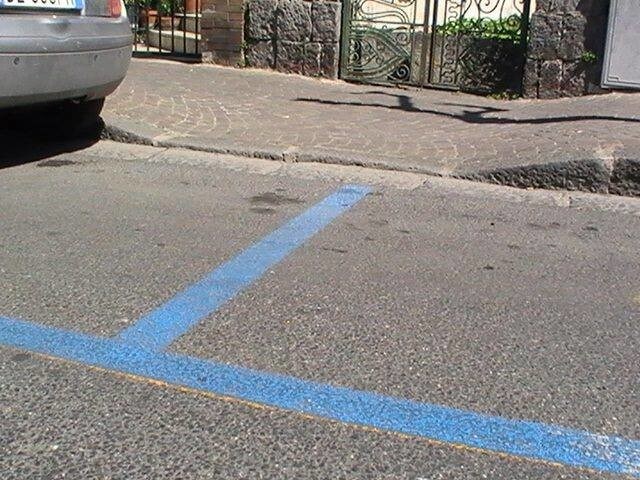 Coronavirus Torino, sospese strisce blu e Ztl centrale