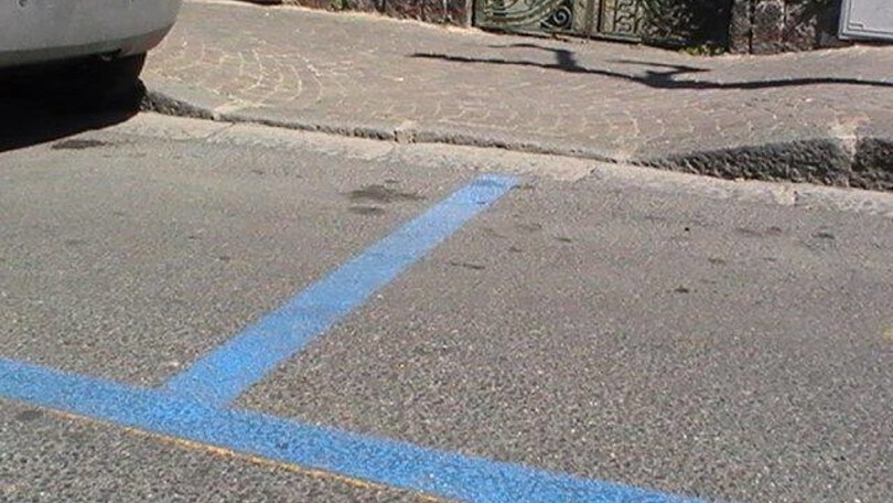 Coronavirus Torino, sospese strisce blu e Ztl centrale