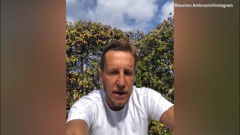 Ambrosini lancia il flashmob: "Cantiamo l'inno di Mameli dal balcone"