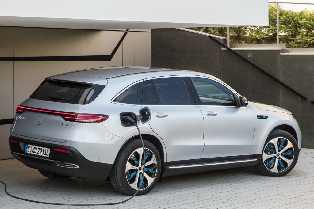 Coronavirus, l'automotive cambia con il web