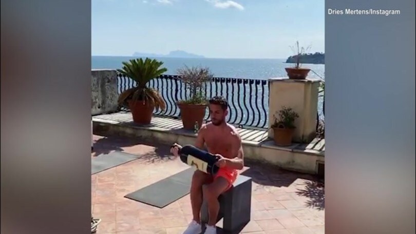 Pesi con il vino per Dries Mertens