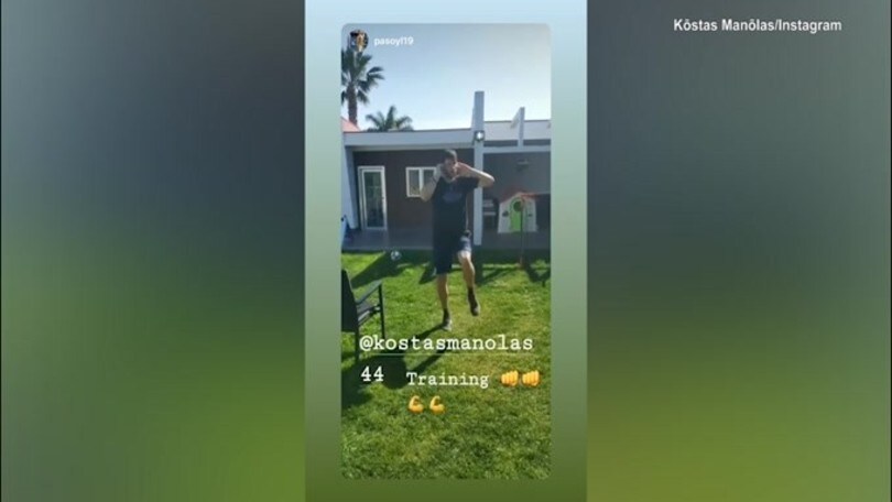 Napoli, allenamento casalingo per Manolas