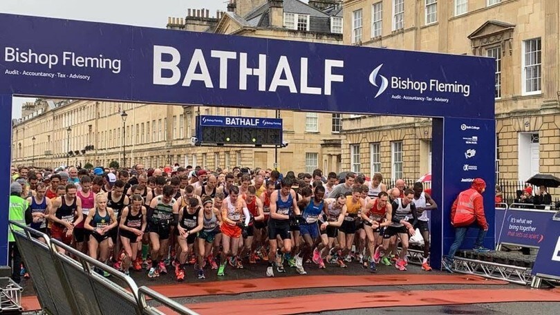 Pasticcio inglese: in 10mila hanno corso le mezze maratone di Liverpool e Bath