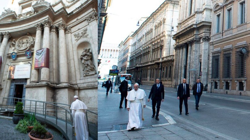Papa Francesco a piedi in via del Corso a Roma
