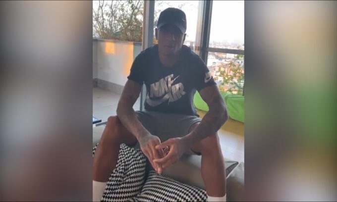 Ashley Young: "Restate a casa"