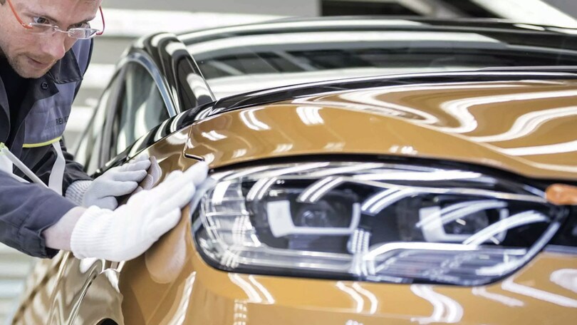 Coronavirus, Renault stoppa temporaneamente la produzione