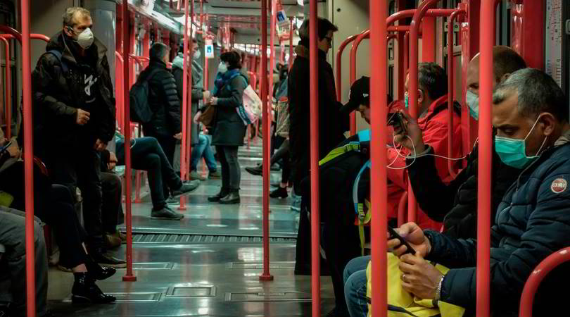 Coronavirus, Regione Lombardia: "Dalle celle telefoniche 40% della gente non sta a casa"