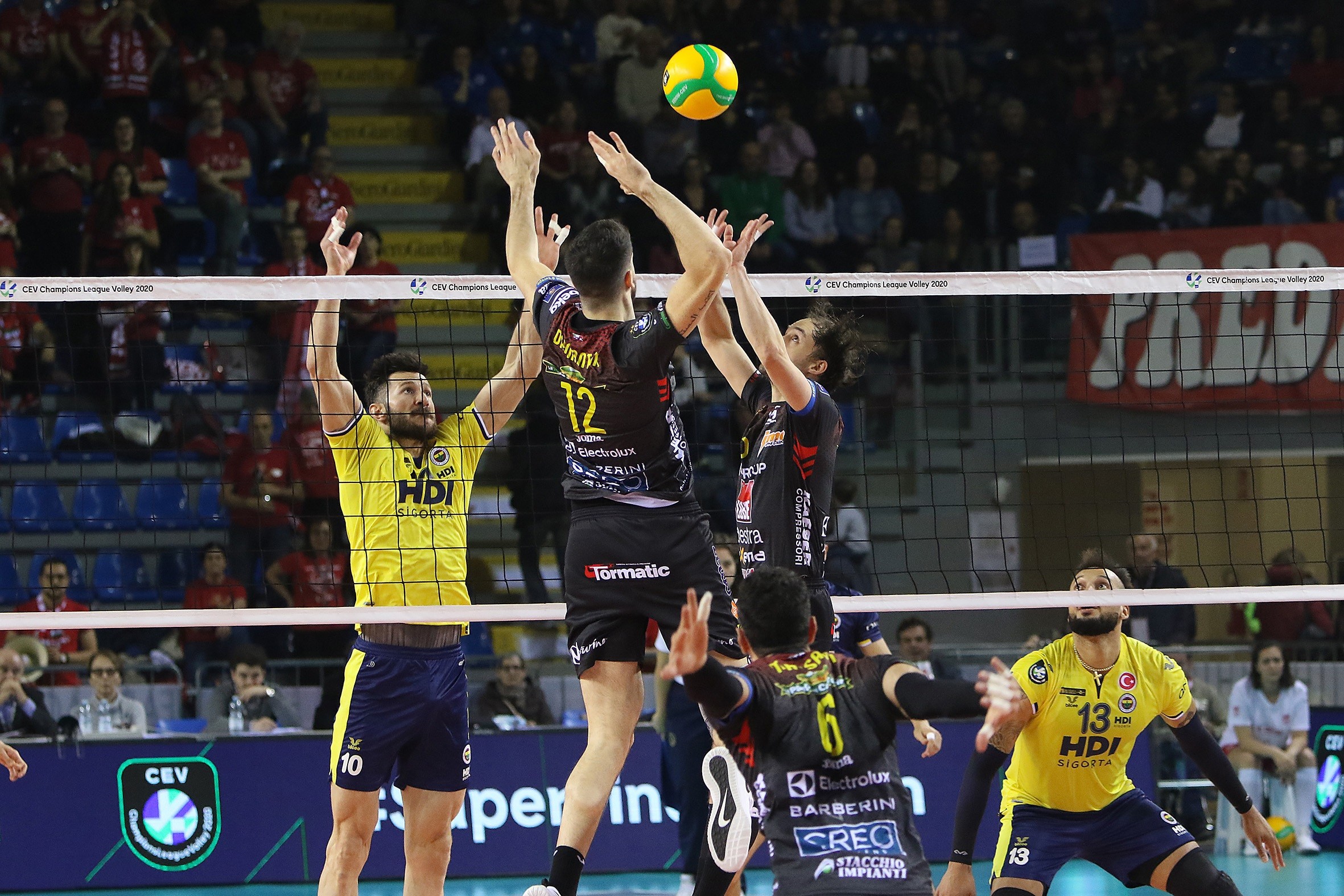 Cev: stop a tutte le competizioni Europee