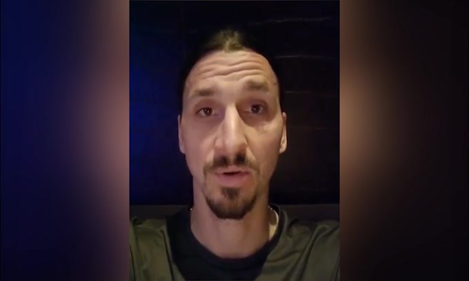 Ibrahimovic: "Diamo un calcio a questo virus"