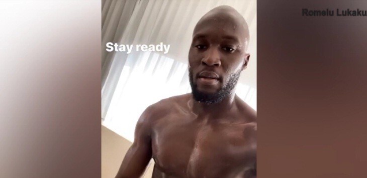 Coronavirus, Lukaku al lavoro in quarantena: il belga suda in cyclette