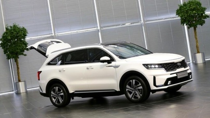 Nuova Kia Sorento, ibirda e diesel aggiornato